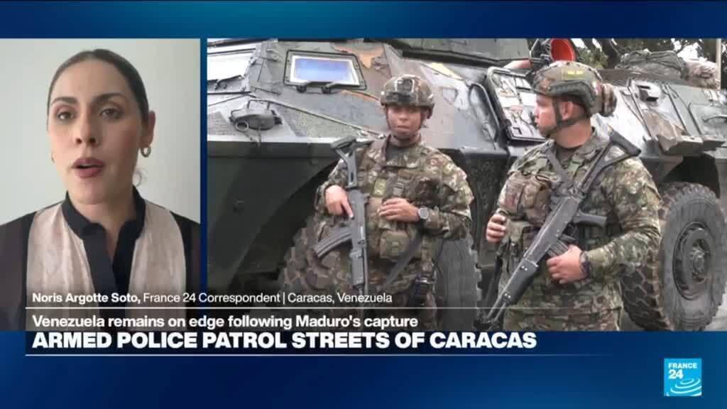 Armed police patrol streets of Caracas as CIA reportedly advises to keep Maduro loyalists in power