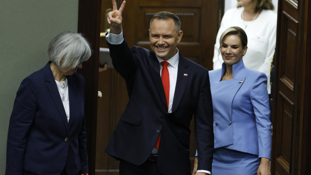 Pro&Trump nationalist Karol Nawrocki sworn in as Poland's new president