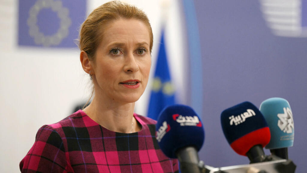 EU's top diplomat draws up Russia sanctions, warns against 'concessions' to Moscow