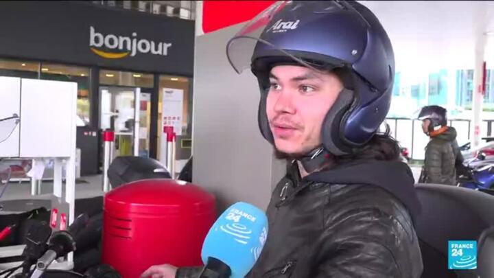 'It's chaotic': No relief for French motorists as petrol strike hardens