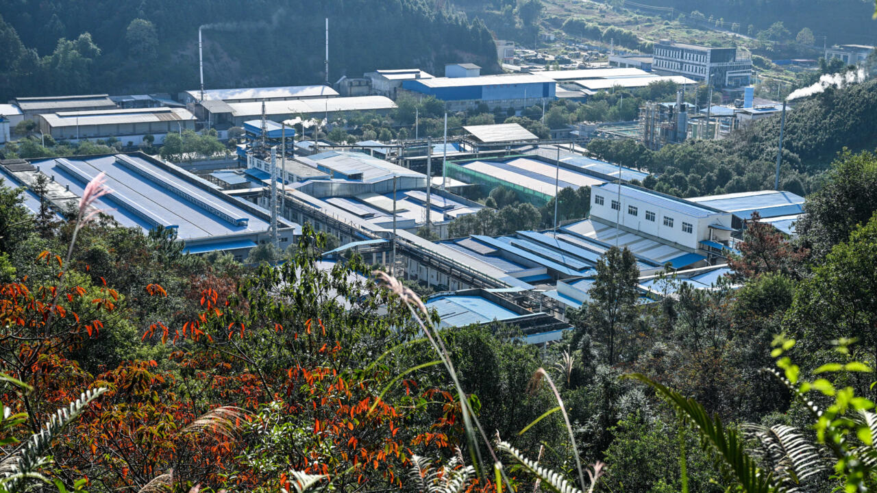 اليابان تحض الصين على رفع القيود المفروضة على الصادرات ذات الاستخدام المزدوج