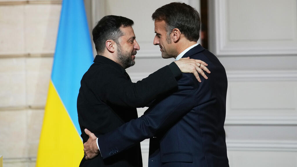 La question des territoires ukrainiens ne peut être finalisée que par Zelensky, affirme Macron