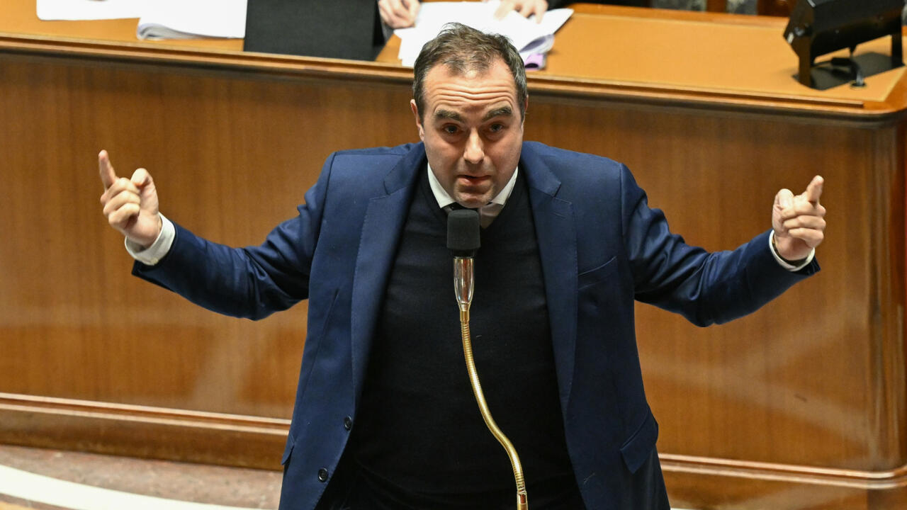 فرنسا تقر موازنة العام 2026