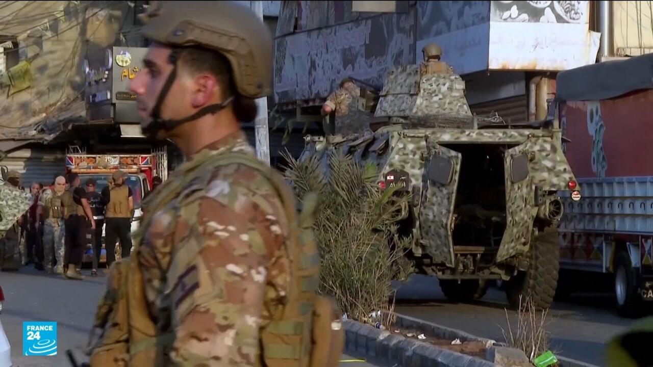 الجيش اللبناني يبدأ بتسلّم الأسلحة من المخيمات الفلسطينية سعيا لحصر السلاح بيد الدولة