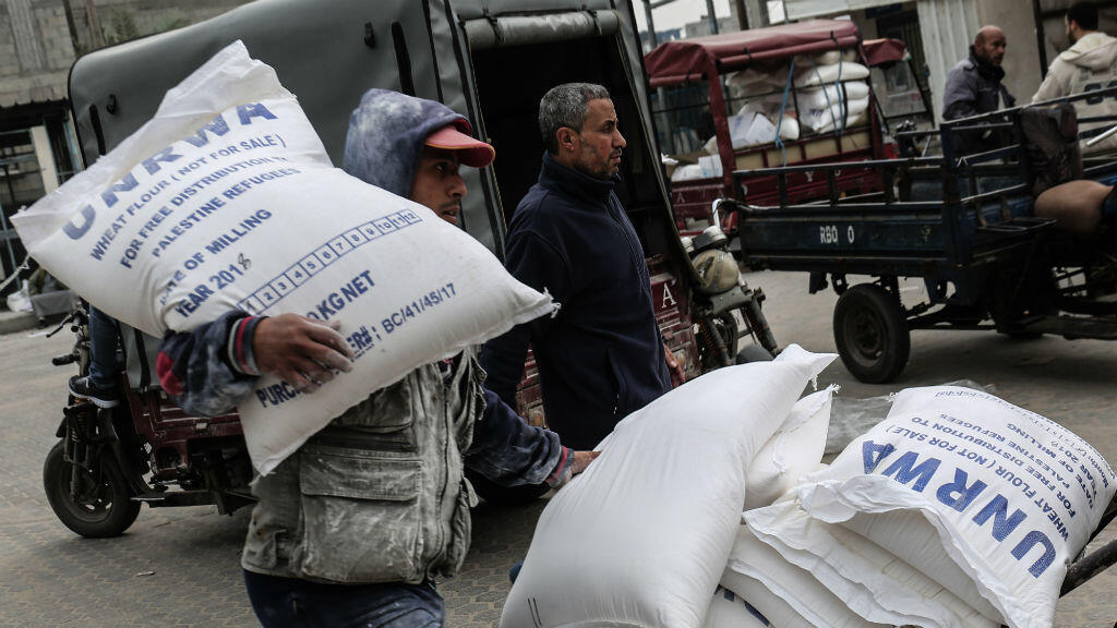 US halts funding to UN agency for Palestinian refugees