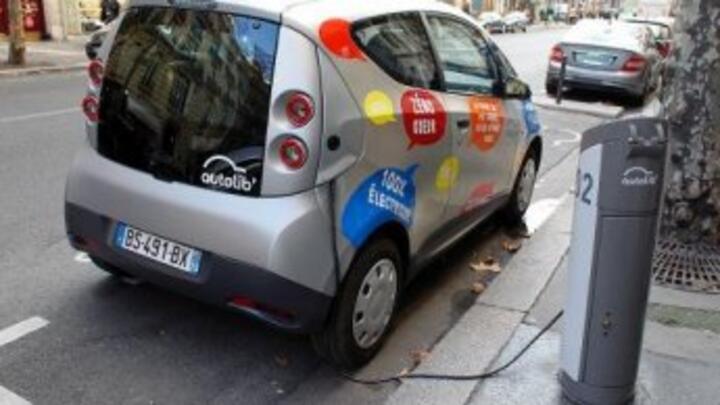 Paris car-share firm sues BMW for 'spying'