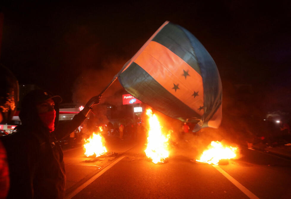 Protesta por acusaciones del fraude electoral, en las elecciones generales de Honduras del 30 de noviembre, en Tegucigalpa, el 15 de diciembre de 2025.