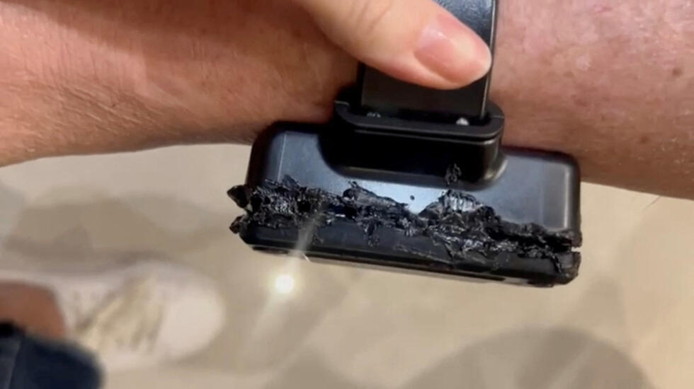 De voormalige Braziliaanse president Jair Bolsonaro gaf toe dat hij een soldeerbout gebruikte om zijn elektronische tag te openen in een video die door het Hooggerechtshof werd vrijgegeven.