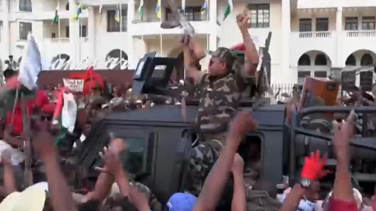 Toma del poder por parte de los militares es celebrada en las calles de Madagascar