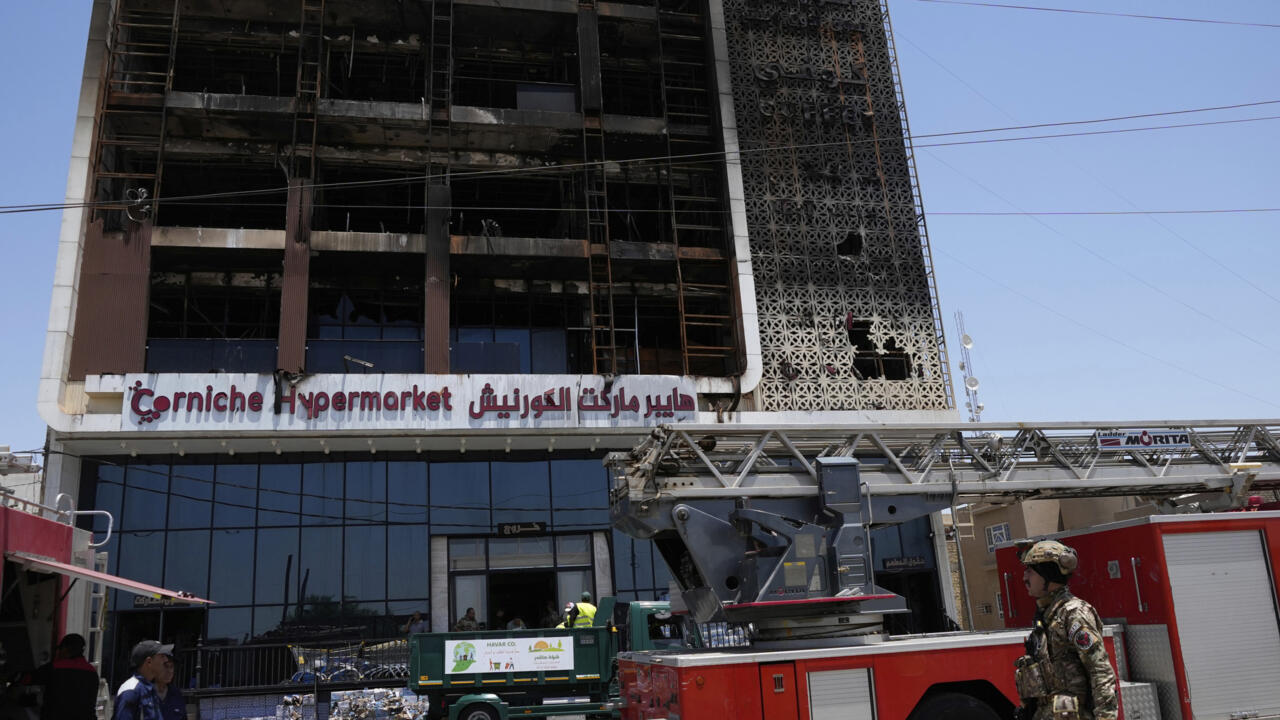 En Irak, un incendie dans un centre commercial fait plus de 60 morts