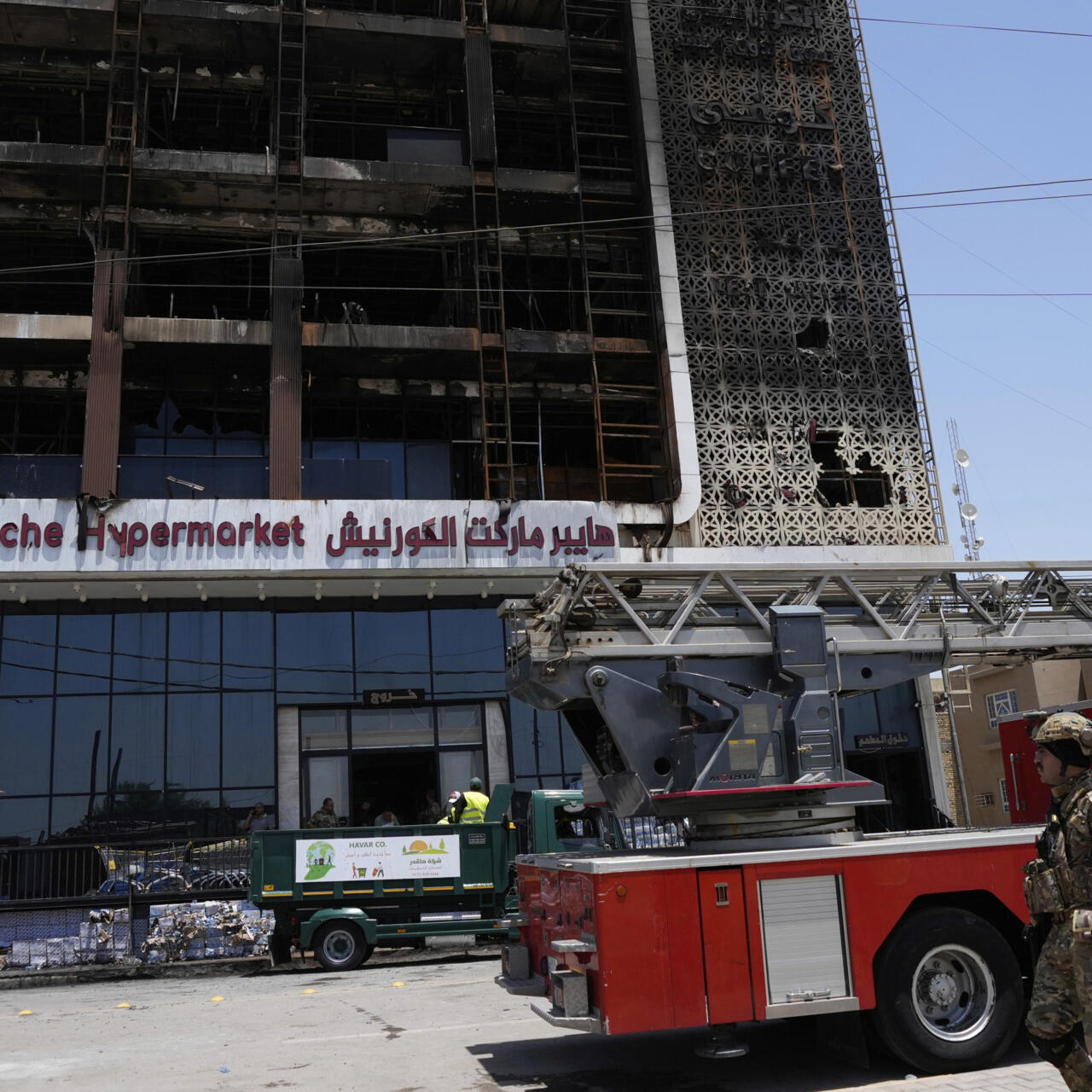 More than 60 people killed as fire breaks out in newly opened Iraq mall