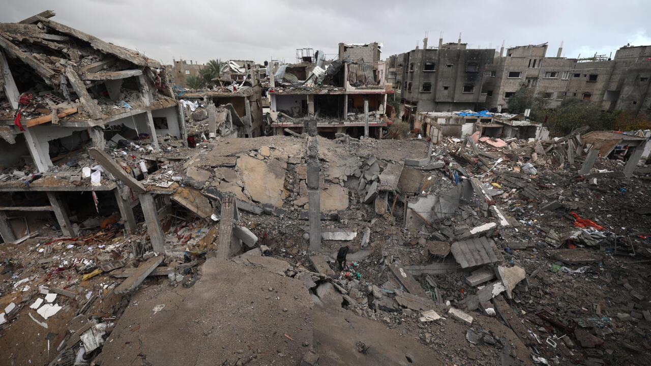 الأمطار تجتاح وتدمر المخيمات الهشة في غزة