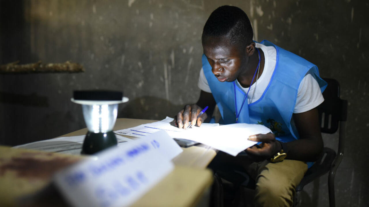 Inició el conteo de votos en Sierra Leona