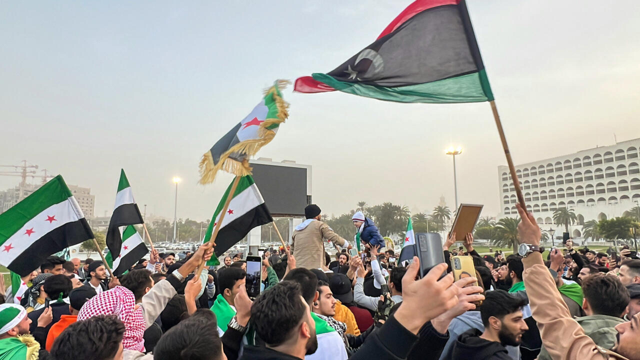 المنظمة الدولية للهجرة تعلن إعادة 152 سوريا من ليبيا إلى وطنهم