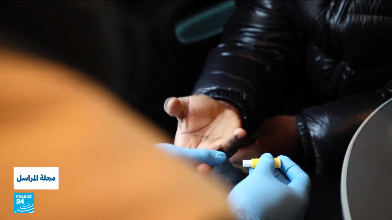 معاناة المصابين بفيروس الإيدز : بين هاجس الوصم والحاجة إلى الحد من انتشار المرض