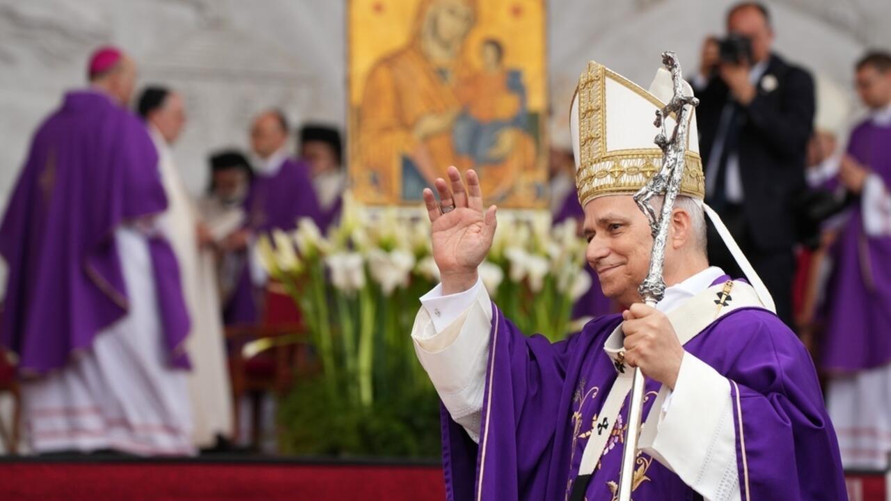 البابا يختتم زيارته إلى لبنان بإحياء قداس حاشد ويزور موقع انفجار مرفأ بيروت