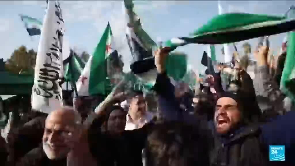 يحتفل السوريون بمرور عام على سقوط بشار الأسد يحتفل السوريون بمرور عام على سقوط بشار الأسد