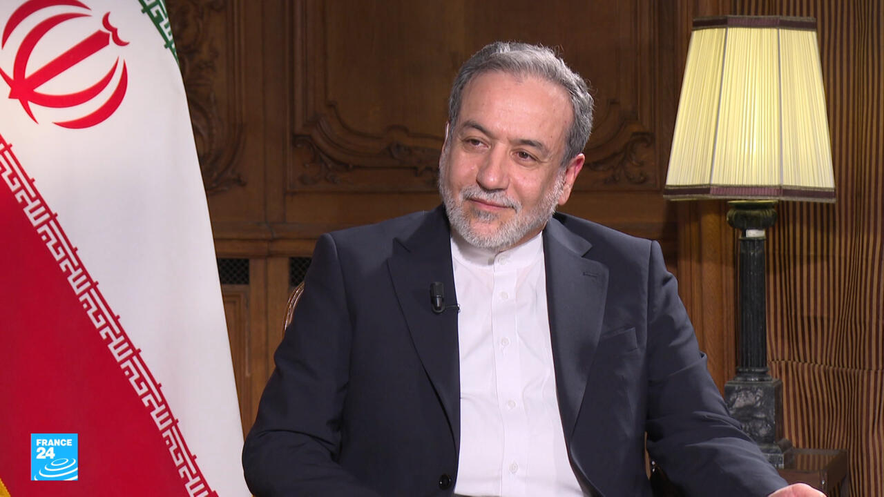 وزير الخارجية الإيراني: "نحن مستعدون للتفاوض" مع واشنطن بشأن البرنامج النووي