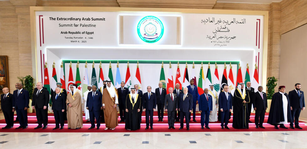 Photo de famille des dirigeants arabes réunis au Caire pour un sommet sur Gaza, le 4 mars 2025. Photo distribuée par la présidence égyptienne