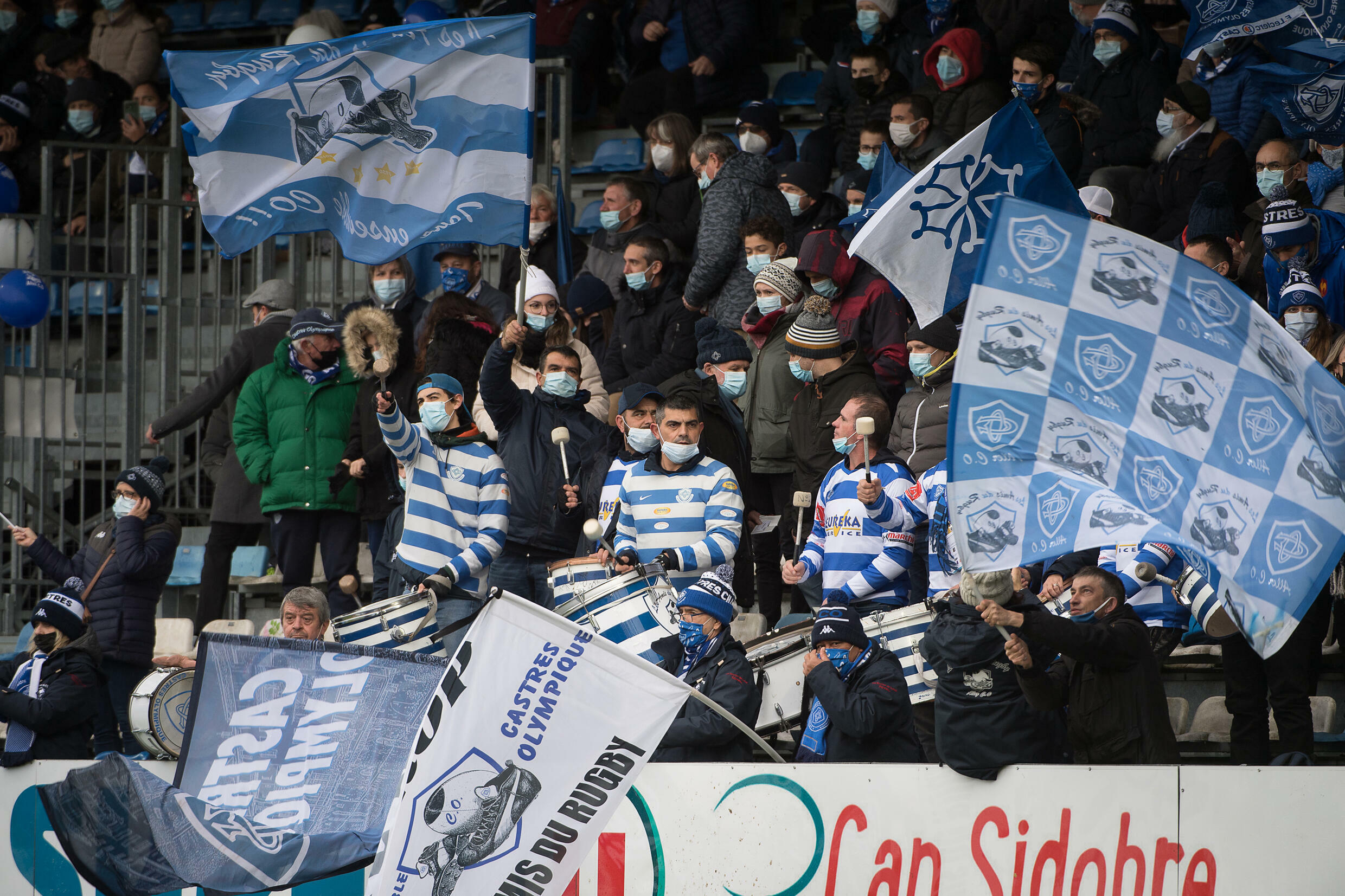 Une partie des 5 000 spectateurs a participé à la victoire de Custer au Stade Français