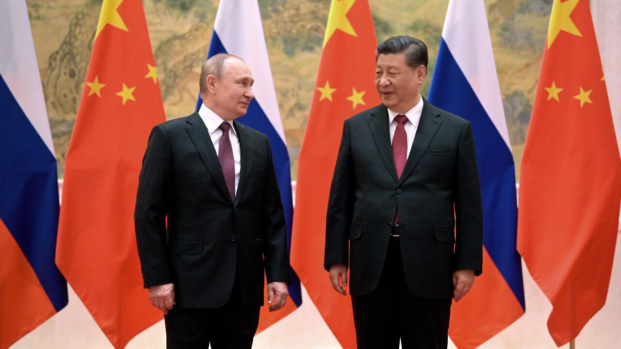 Archivo- El presidente ruso Vladimir Putin se reúne con el presidente chino, Xi Jinping, en Beijing, el 4 de febrero de 2022.