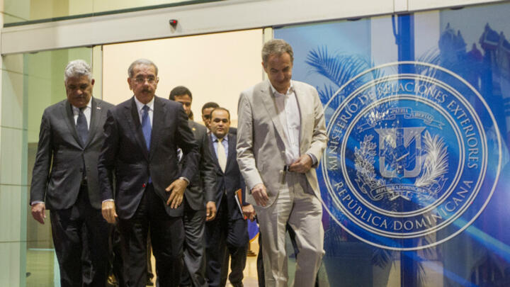 Venezuela rivals edge closer towards crisis talks