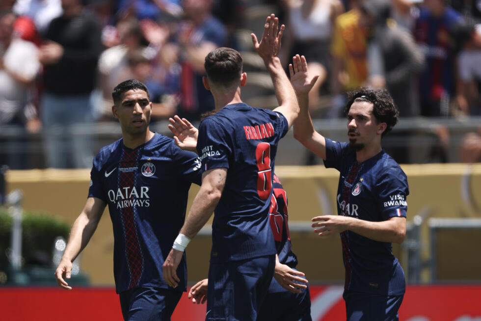 Les joueurs du PSG célèbrent l'ouverture du score contre l'Atlético Madrid signée Fabian Ruiz en Coupe du monde des clubs, le 15 juin 2025 au Rose Bowl de Pasadena.