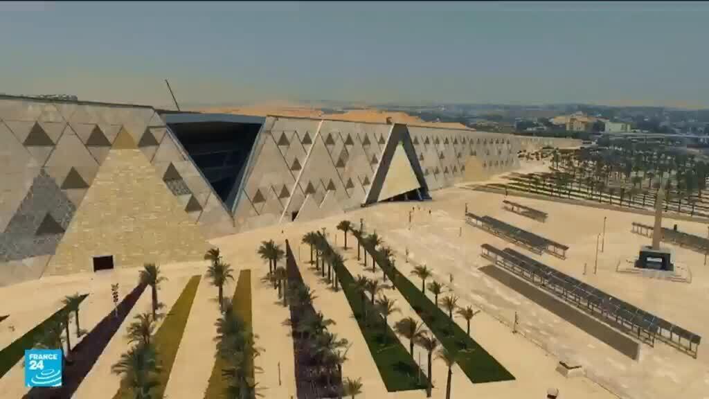 المتحف المصري الكبير... حين تنسجم العمارة الحديثة مع عراقة التاريخ