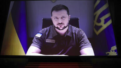 El presidente ucraniano pronunció un discurso desde Kiev ante los invitados a la ceremonia de apertura del Festival de Cine de Cannes el 17 de mayo de 2022.