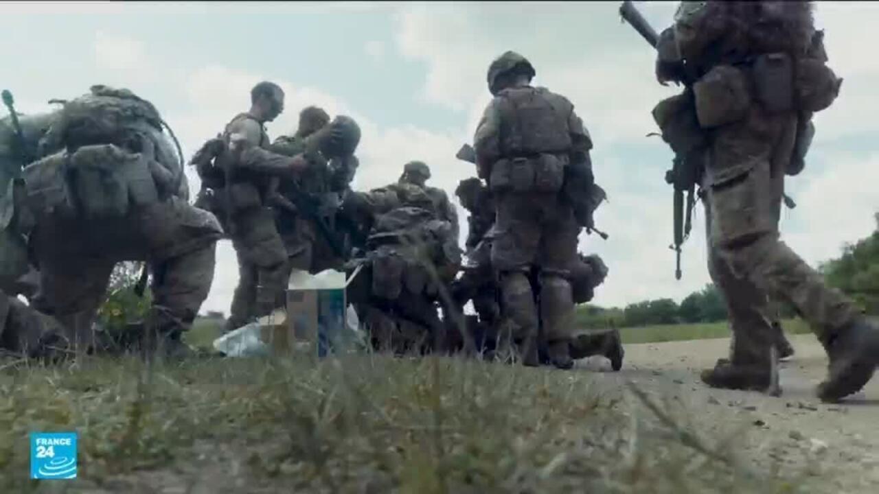 من أبقى على الخدمة العسكرية الإلزامية في أوروبا ومن أعاد فرضها؟