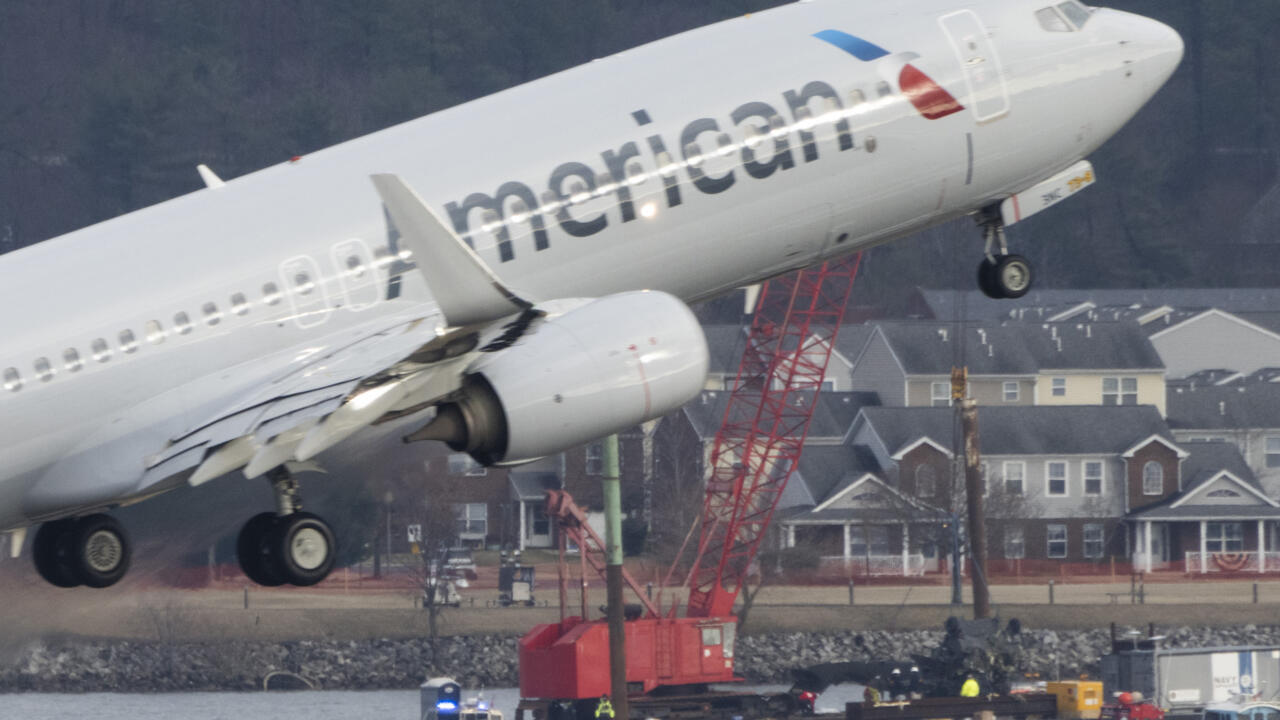 الحكومة الأميركية تقر بمسؤوليتها في حادث تصادم جوي في واشنطن مطلع 2025