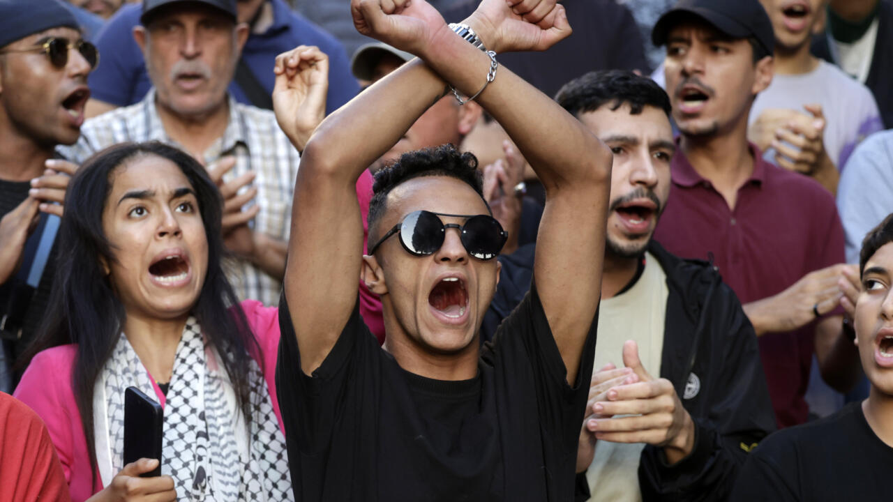 السجن بين 3 و15 عاما في المغرب لـ 17 شخصا دينوا بأعمال عنف (إعلام)