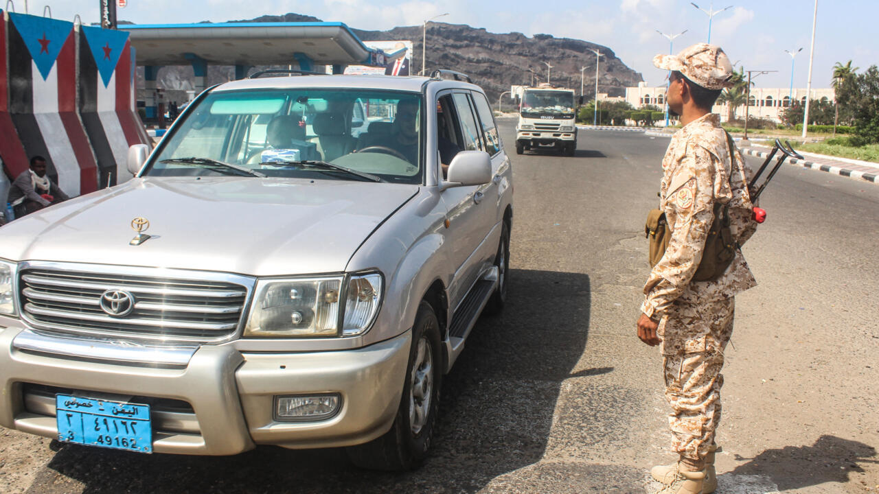 Yemen separatists lose contact with delegation in Saudi Arabia for talks