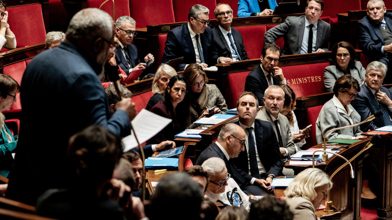 Les débats sur le budget démarrent à l’Assemblée "dans un contexte totalement inédit"