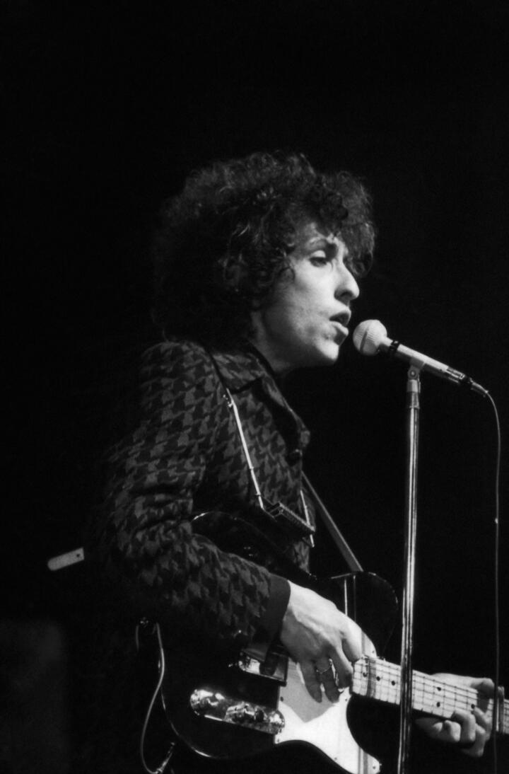 Bob Dylan sold entire recording catalog to Sony