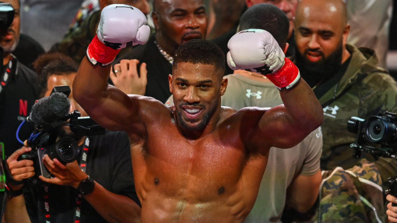 جوشوا يُسقط صانع المحتوى بول بالضربة القاضية في الجولة السادسة