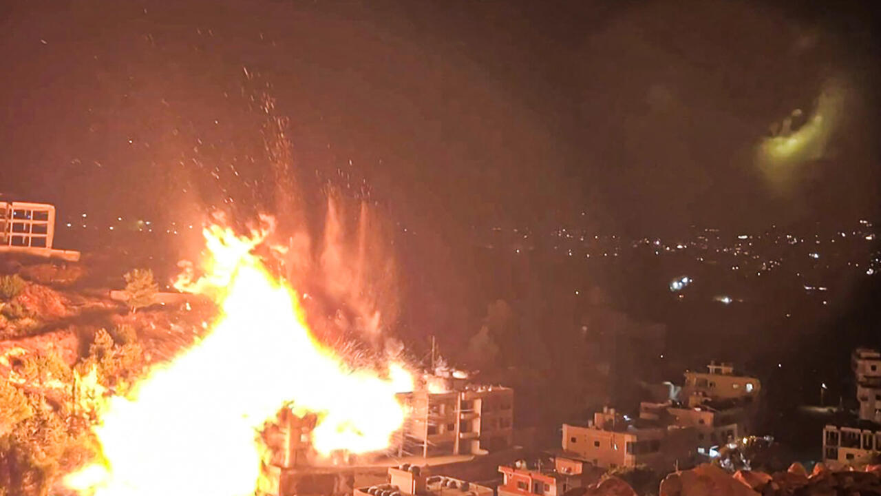 الجيش الإسرائيلي يشن غارات جوية على "أهداف" لحزب الله وحماس في لبنان