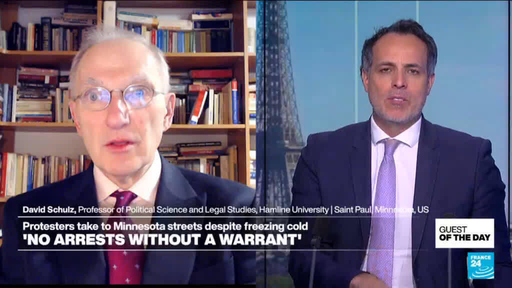 على الرغم من البرد القارس، خرج المتظاهرون إلى شوارع مينيسوتا