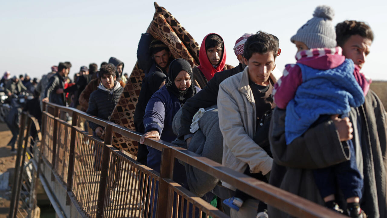 الجيش السوري يمهل السكان لمغادرة مناطق سيطرة الأكراد شرق حلب