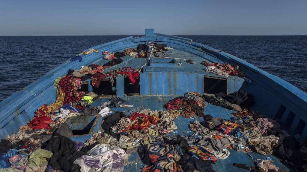 الأمم المتحدة ترجح مصرع 42 شخصا إثر غرق مركب ينقل مهاجرين قبالة سواحل ليبيا