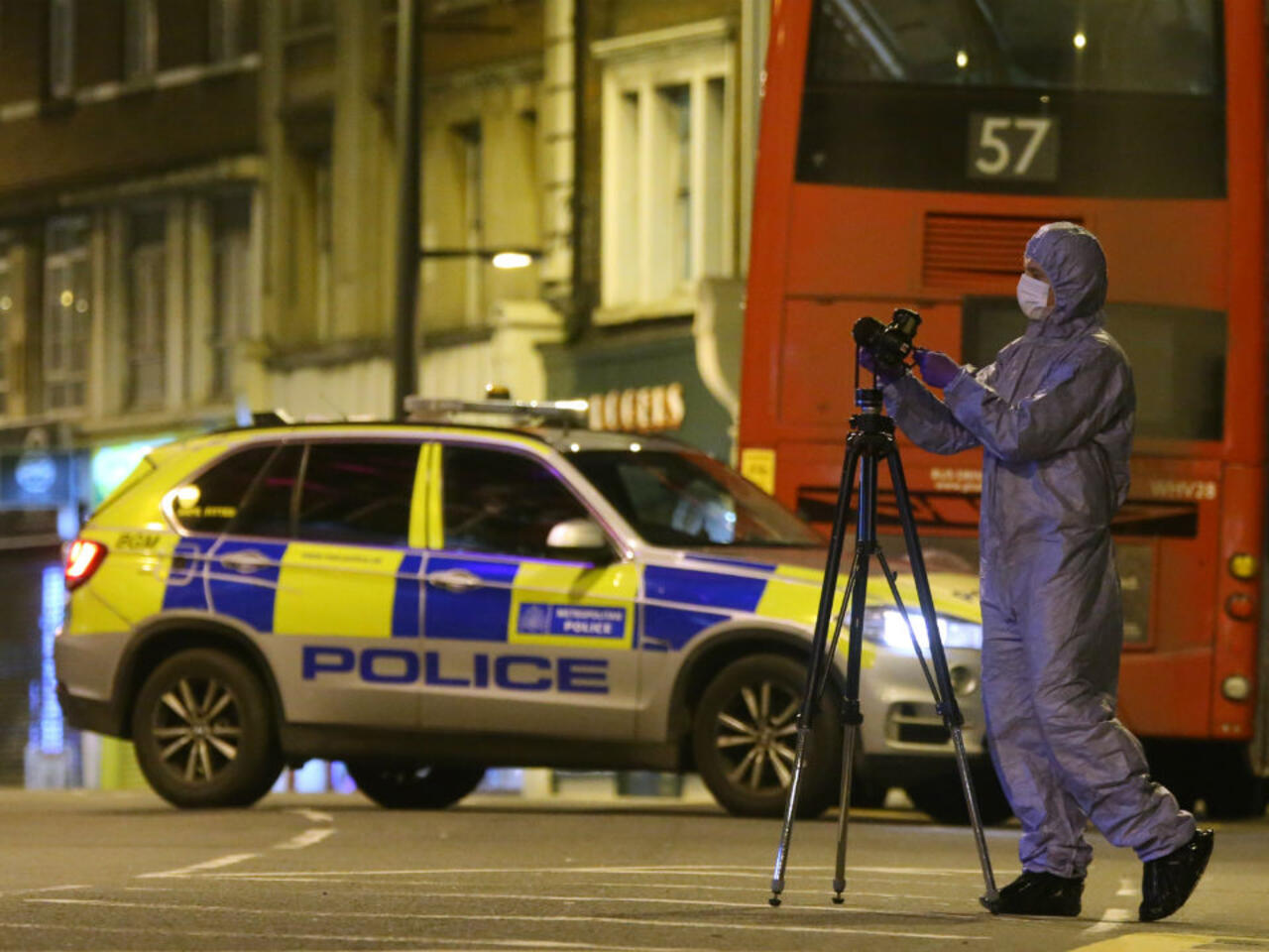 Dos heridos, uno de gravedad, y un muerto en Londres por un incidente " terrorista"