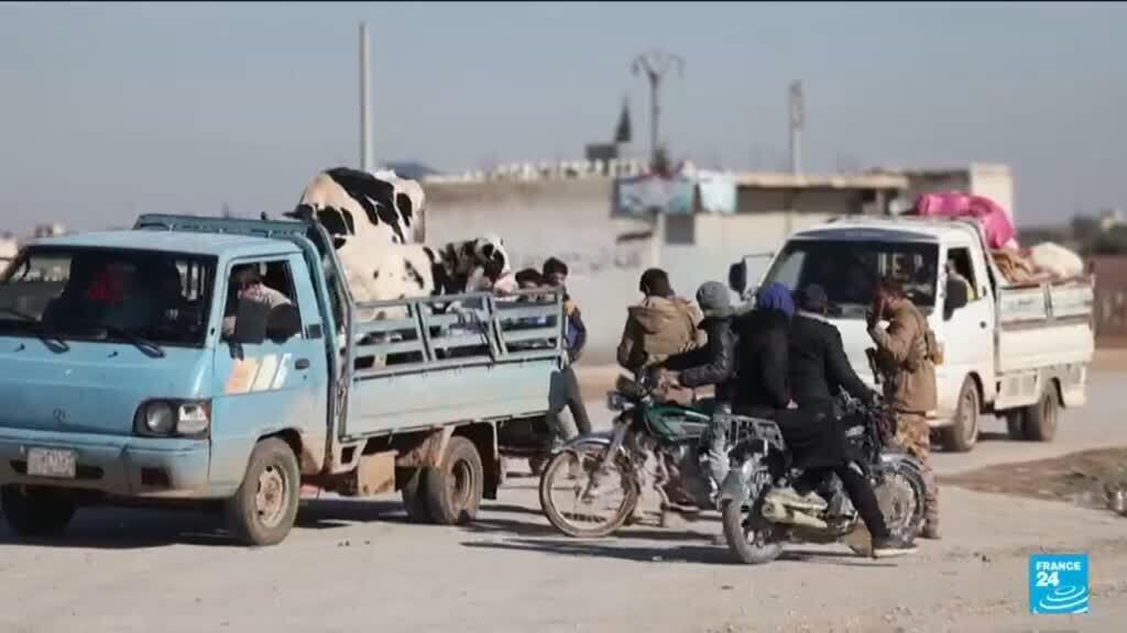 Syrie : des civils fuient une zone que l'armée veut reprendre aux forces kurdes