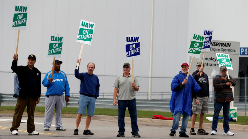 General Motors enfrenta la primera huelga de sus trabajadores en 12 años