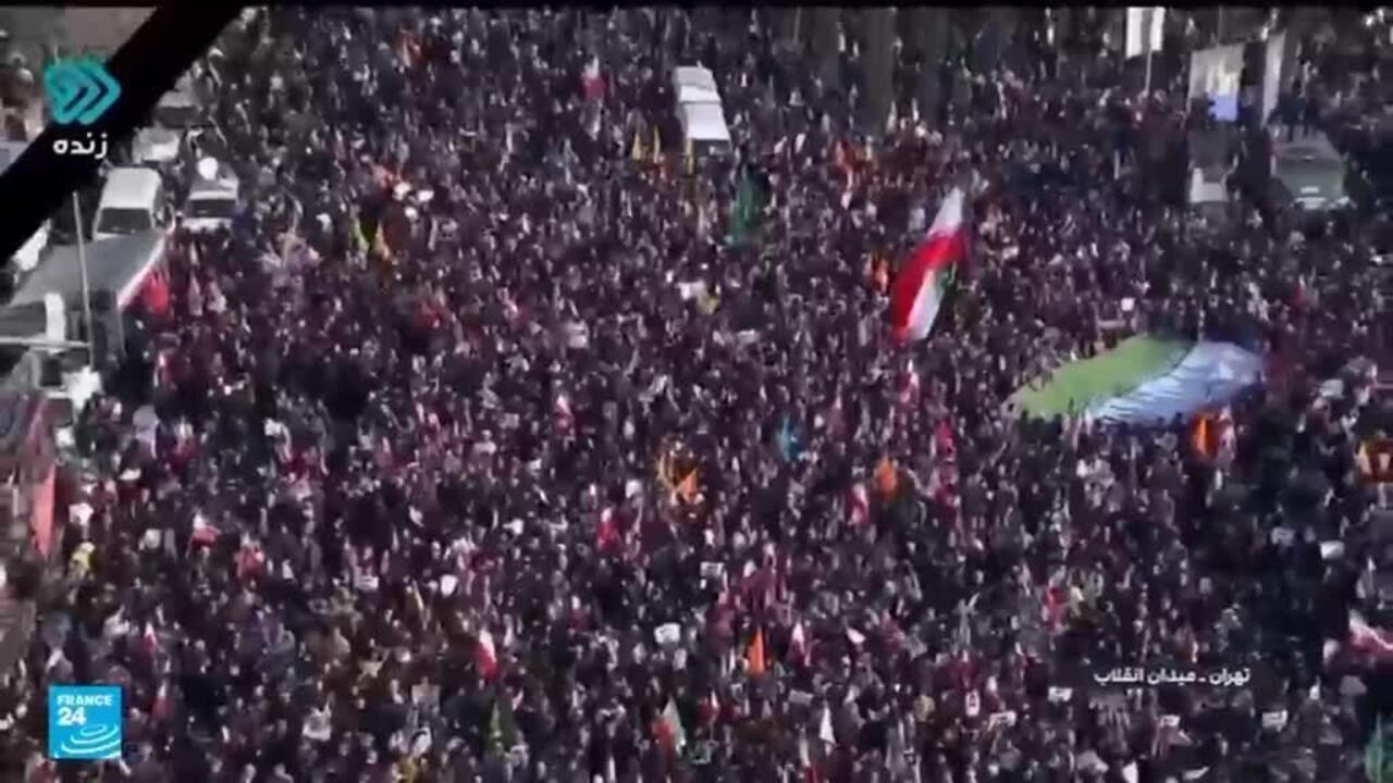 الاحتجاجات في إيران.. بين الدعاية الحكومية وقطع شبكات الاتصال