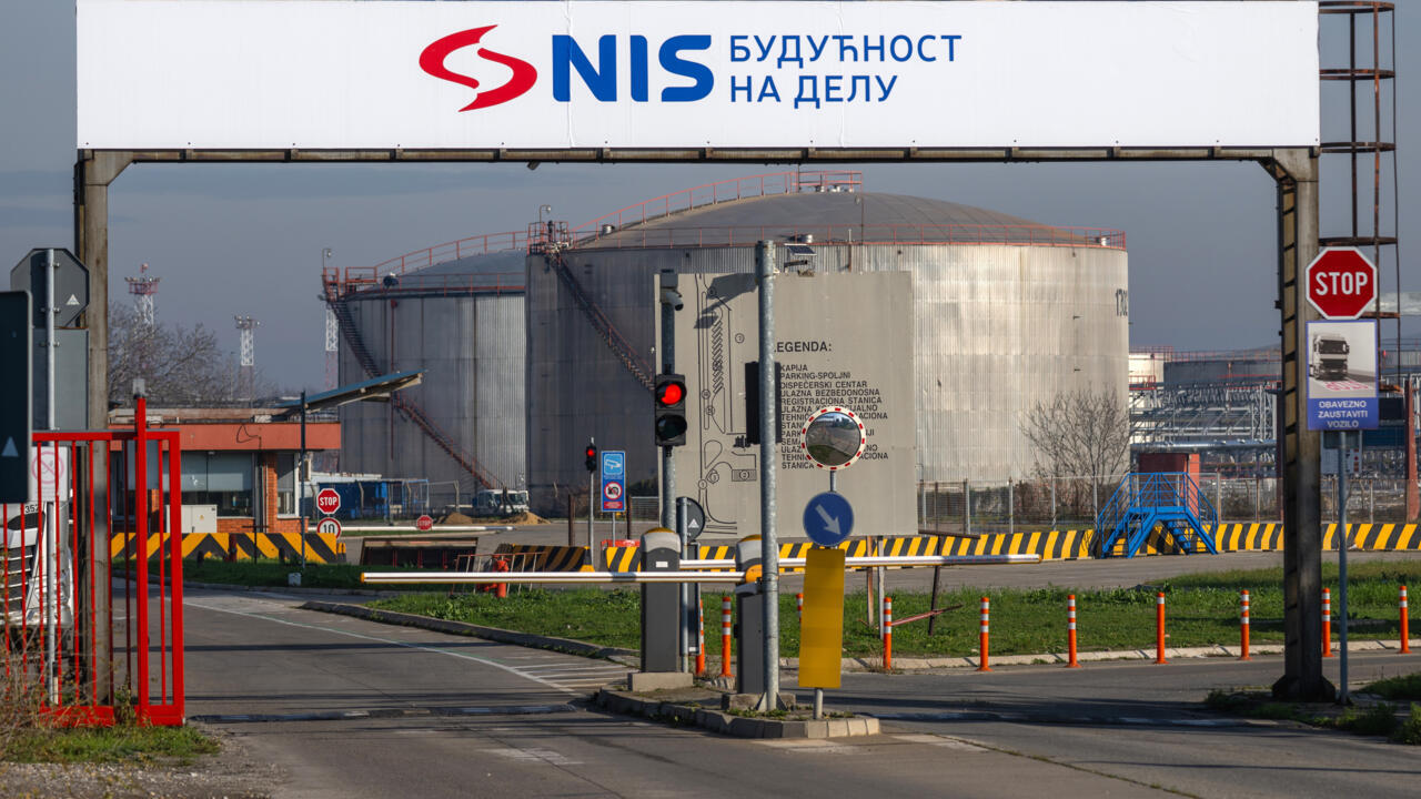 france24.com - Russians agree to sell sanctioned Serbian oil firm