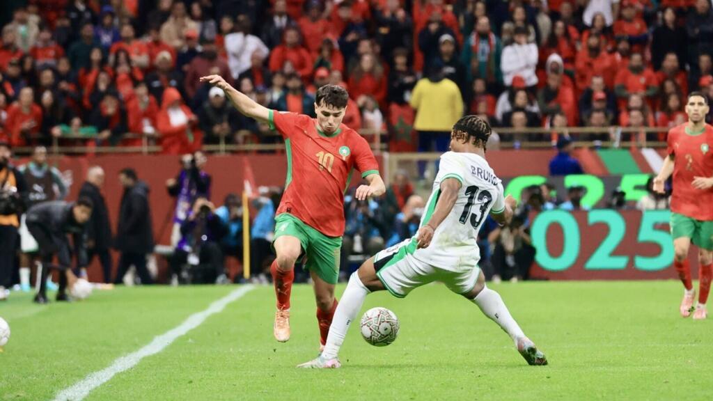 كأس الأمم الأفريقية: هل ينتزع النيجيري أوسيمهن صدارة الهدافين من المغربي إبراهيم دياز؟