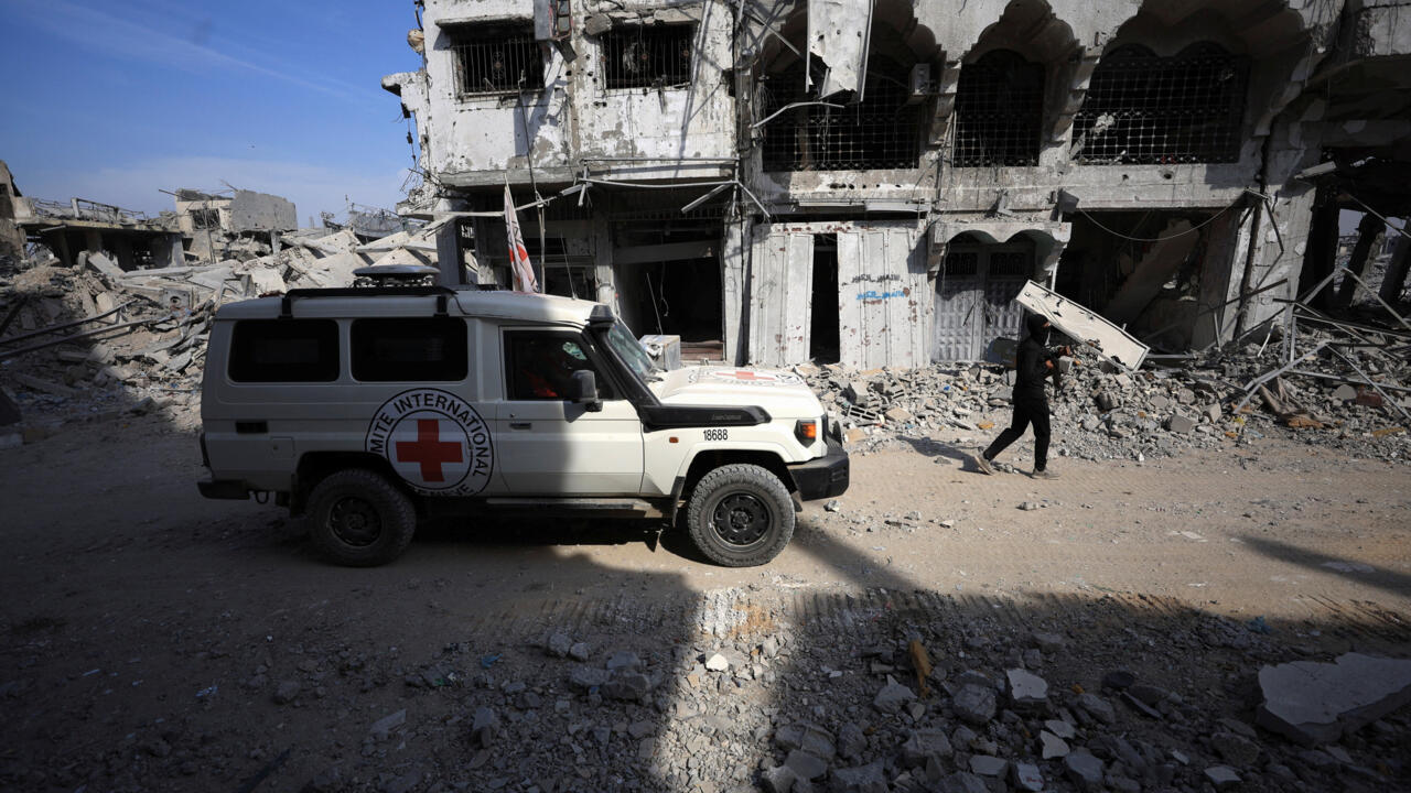 إسرائيل تعلن تسلم جثة رهينة أخرى من غزة عبر الصليب الأحمر