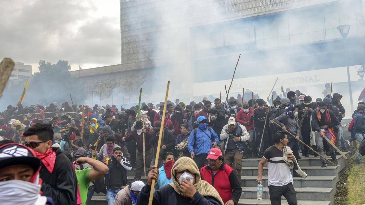 Protesthit Ecuador seeks foreign mediation, relocates government
