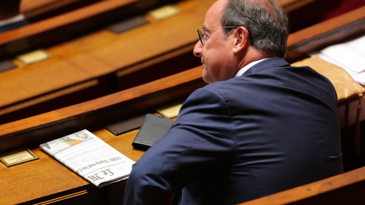 Budget : François Hollande appelle Sébastien Lecornu à négocier avec les socialistes