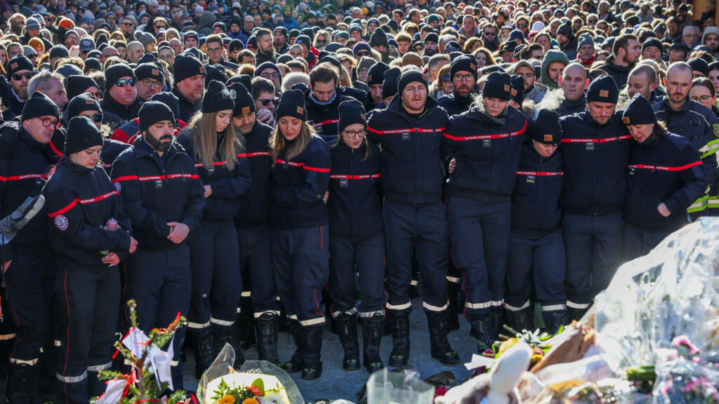 Suisse : marche blanche à Crans-Montana à l'intention des victimes de l'incendie